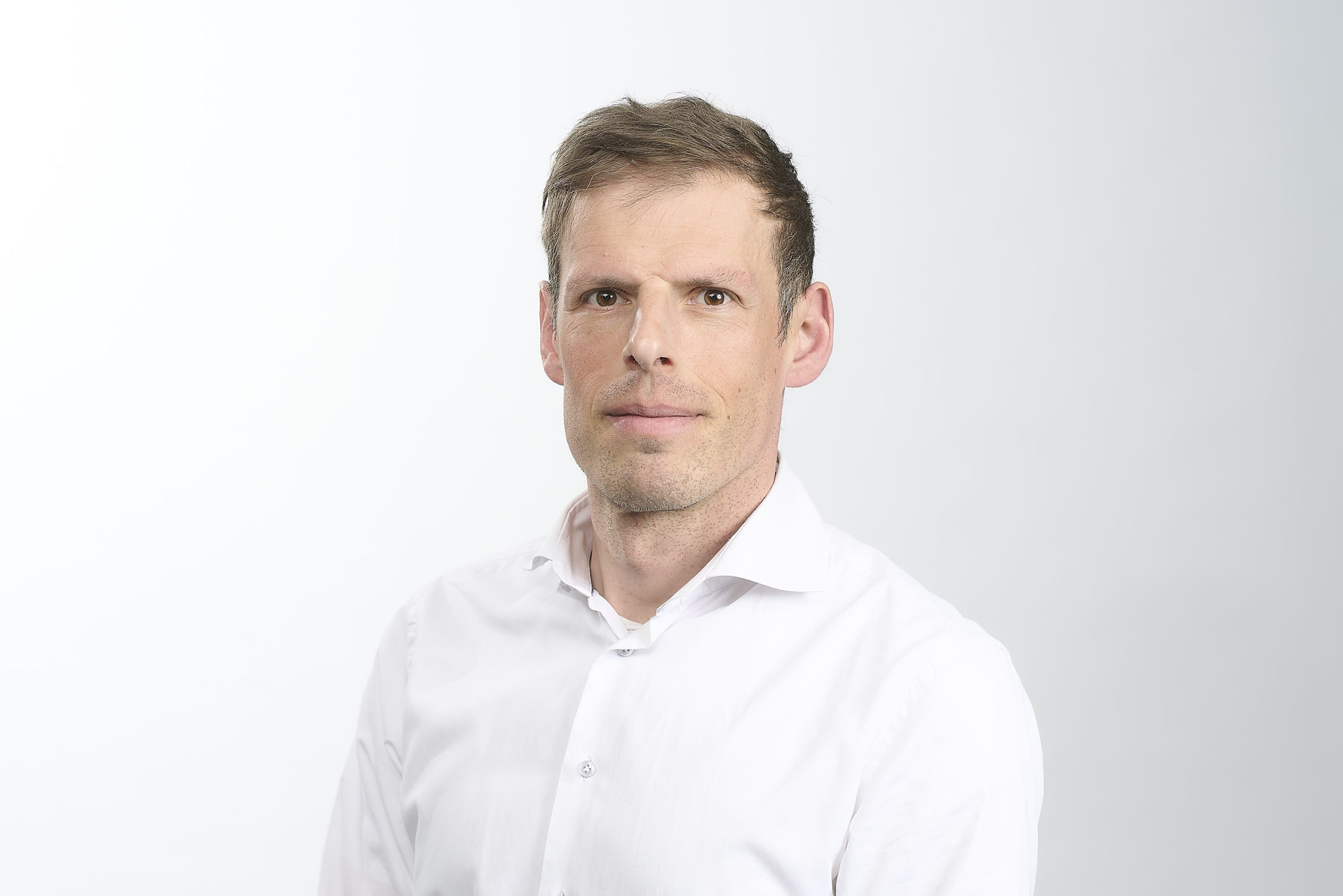 Kenneth Vansina is financieel en verzekeringsexpert voor Mijnvergelijker.be en de onderliggende financiële rubriek Spaargids.be.