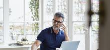 Gsm-abonnement van het werk? Zo bespaar je er ook thuis geld mee